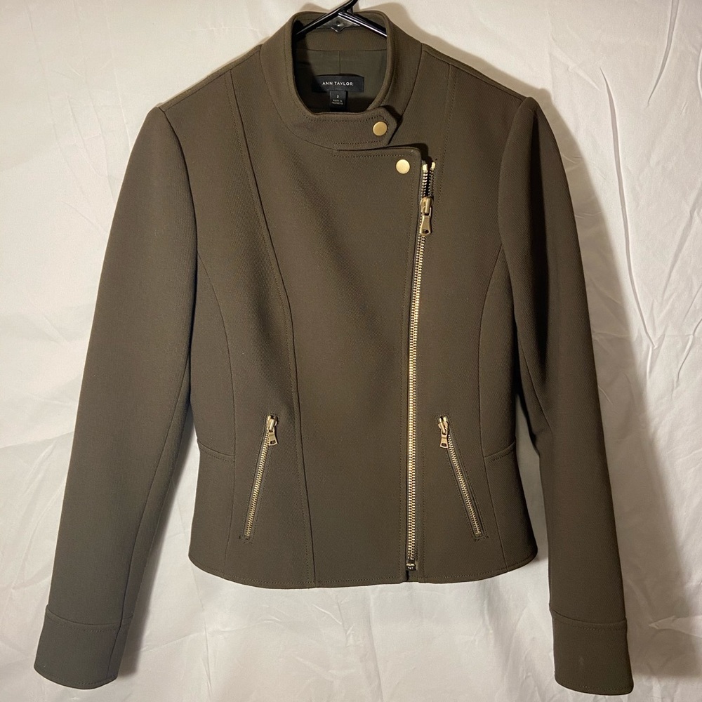 Ann Taylor olive blazer jacket, size 2 - Picture 5 of 8